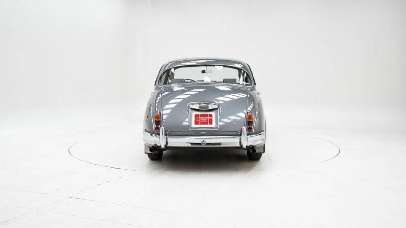 Afbeelding 7/15 van Daimler 2,5 Liter V8 (1965)