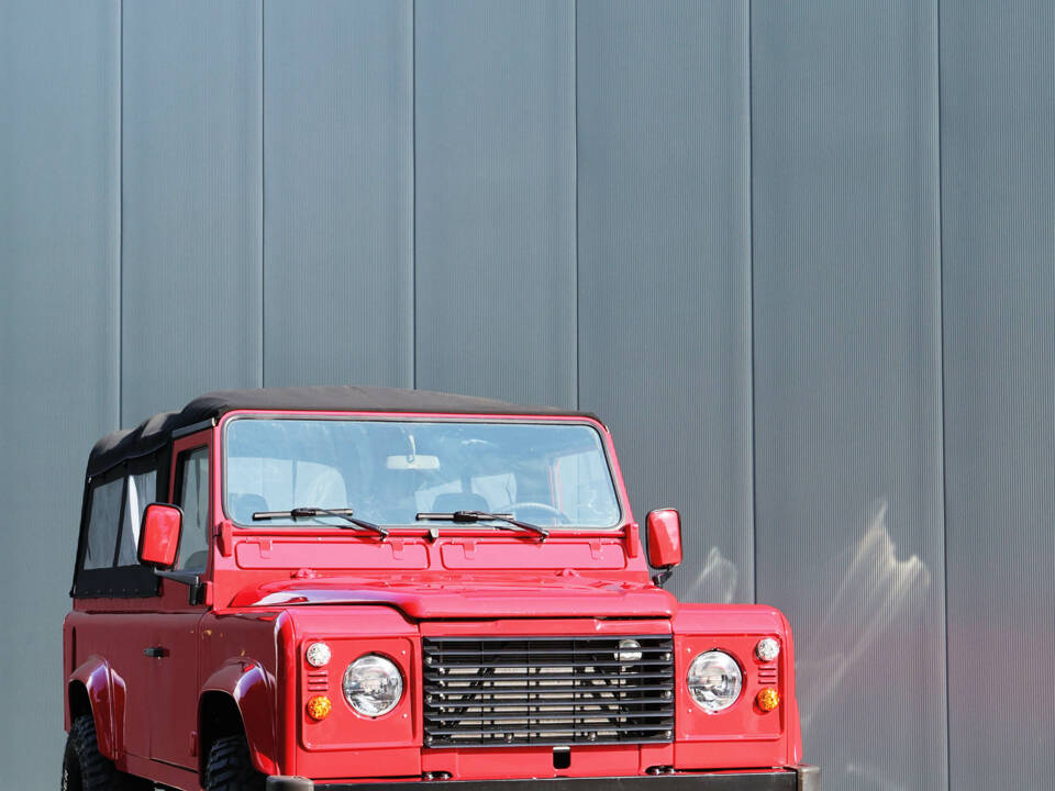Image 11/38 of Land Rover 110 (1989)