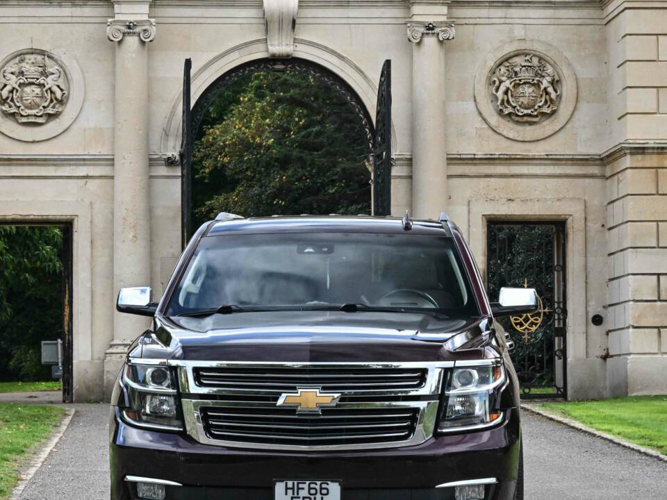 Image 27/50 of Chevrolet Suburban (2017)