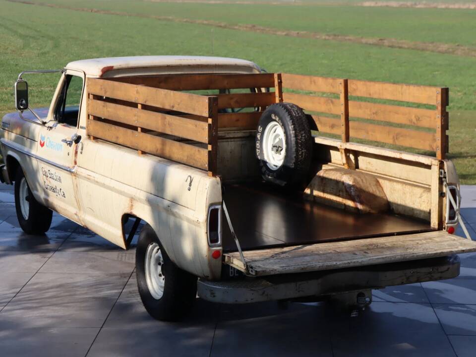 Image 16/52 of Ford F-100 (1967)