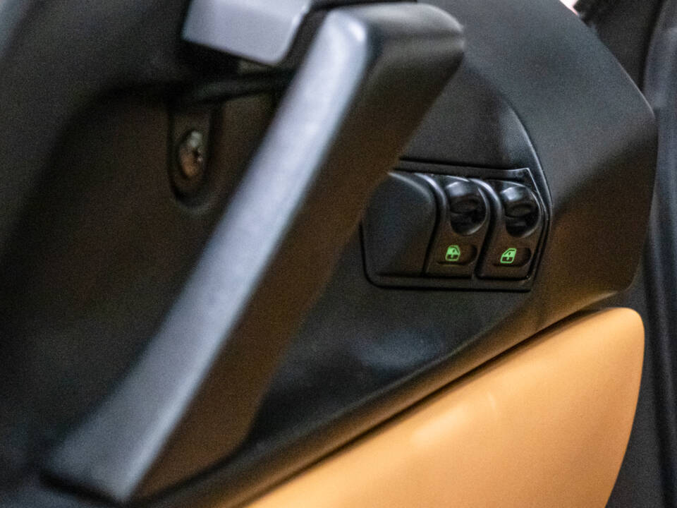Imagen 28/39 de Ferrari F 355 Berlinetta (1997)