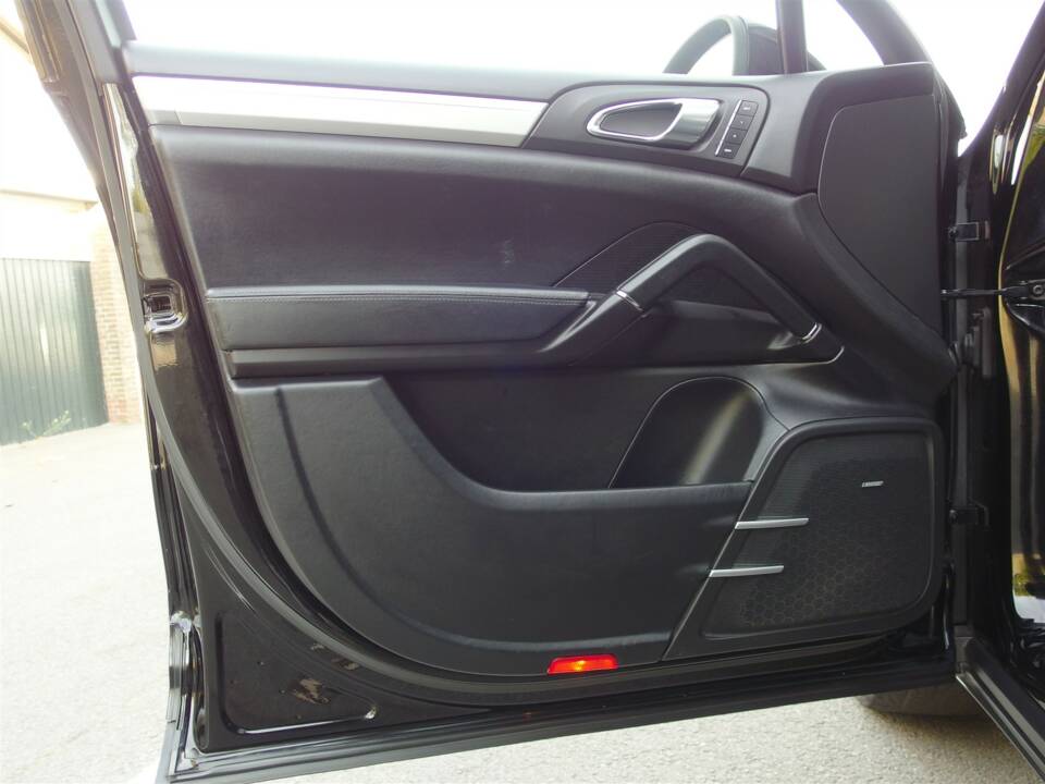 Imagen 34/97 de Porsche Cayenne Turbo (2011)