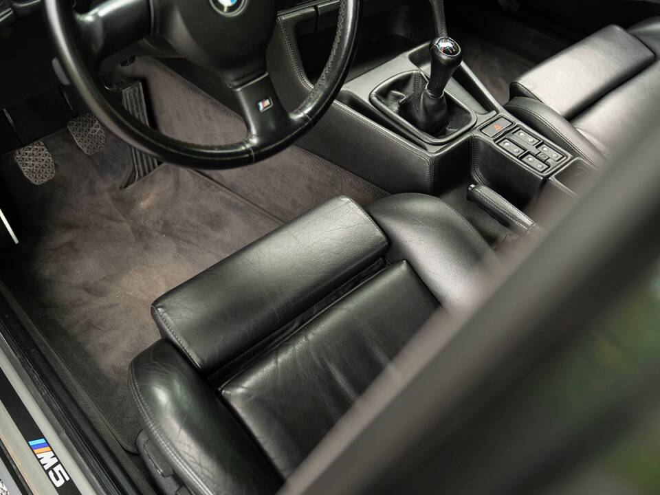 Bild 9/45 von BMW M5 (1992)