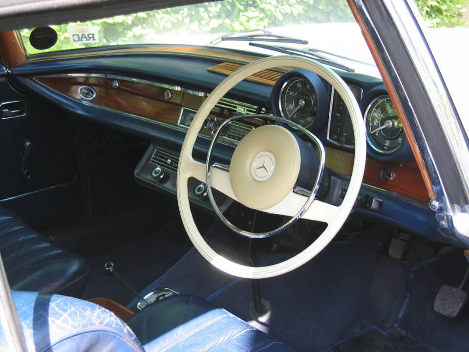 Image 4/4 of Mercedes-Benz 280 SE (1968)