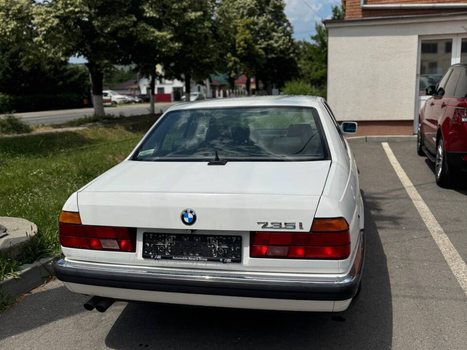 Image 3/37 of BMW 735i (1991)