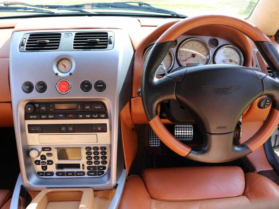 Bild 44/100 von Aston Martin V12 Vanquish (2003)
