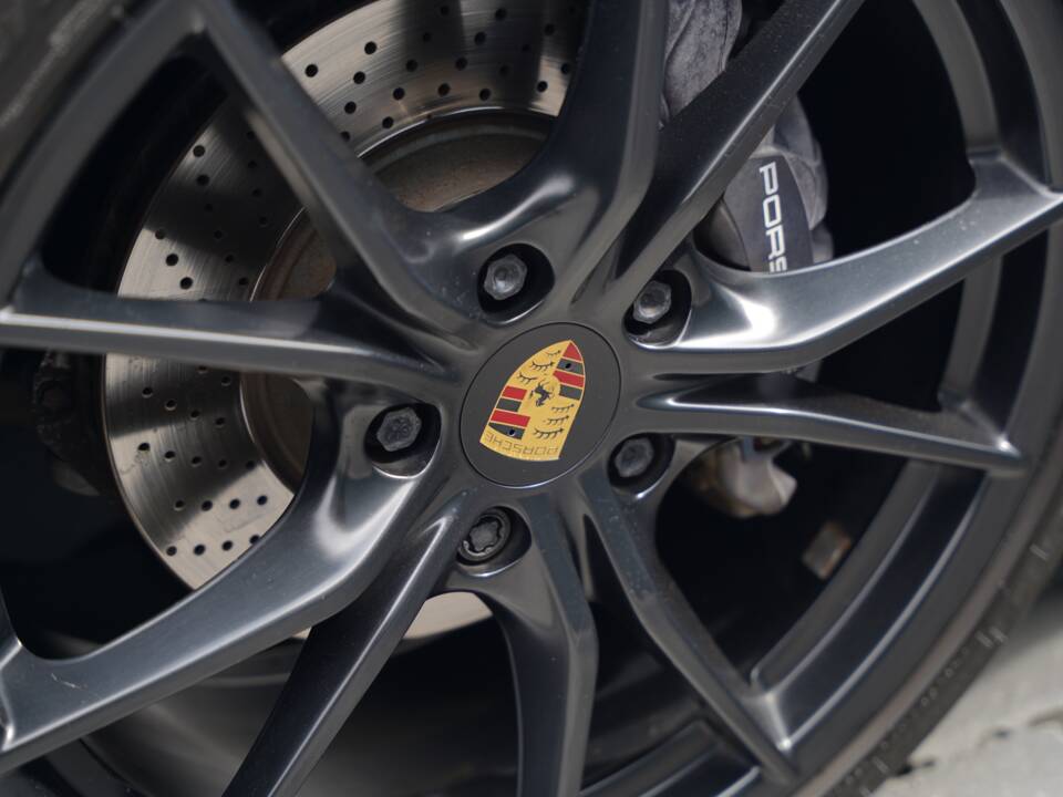 Image 41/50 of Porsche 911 Carrera (2016)