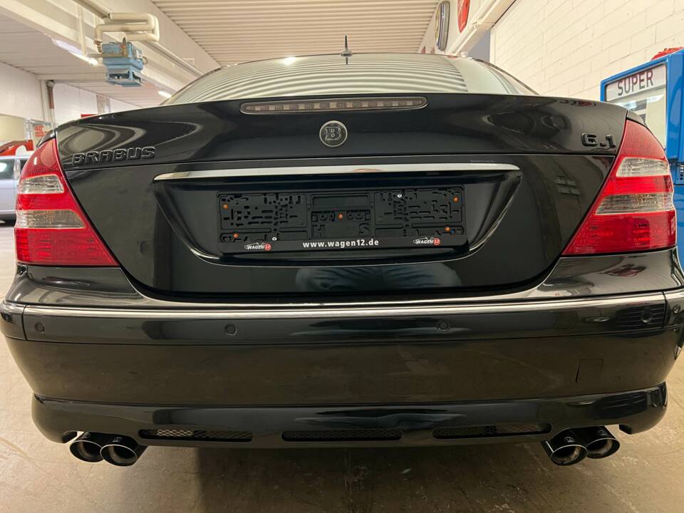 Image 16/20 of Mercedes-Benz E 500 (2002)