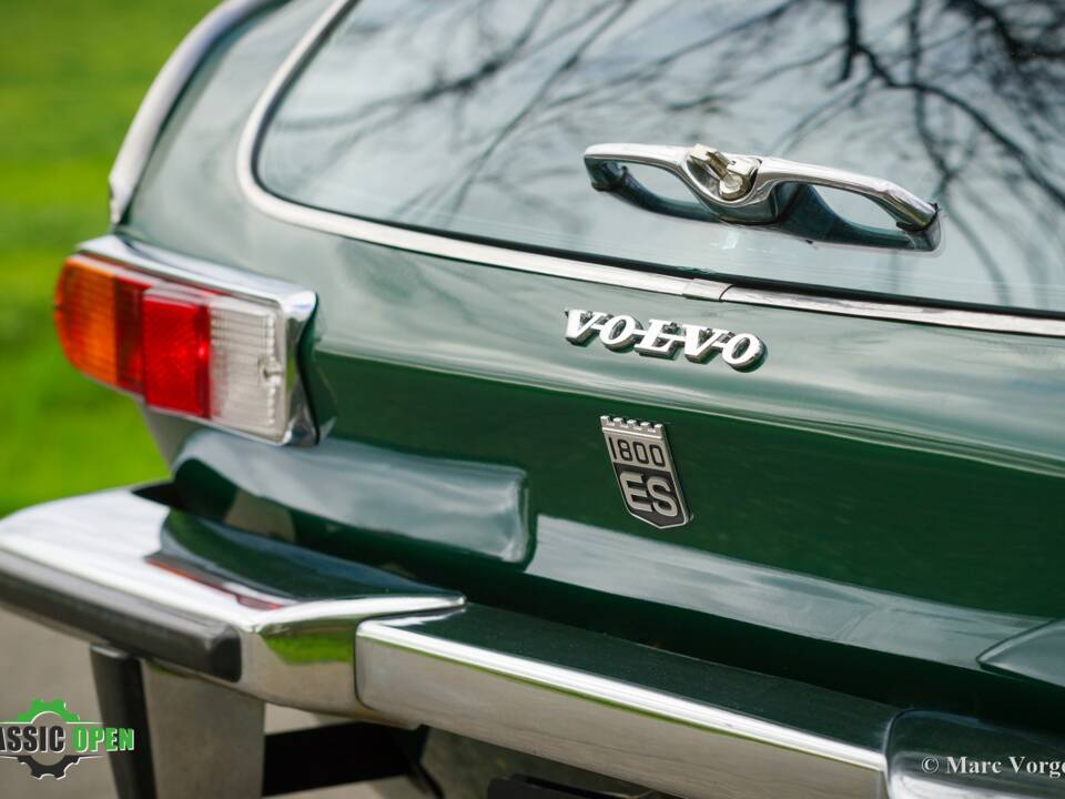 Image 24/34 of Volvo 1800 ES (1972)