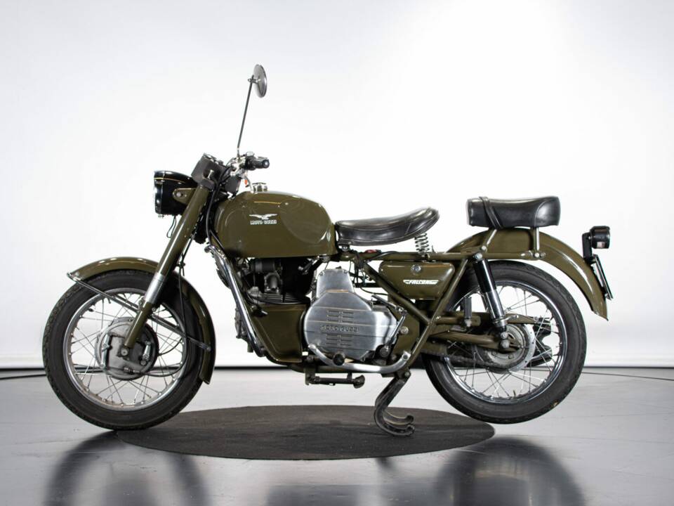 Bild 1/50 von Moto Guzzi Nuovo Falcone Militare (1973)