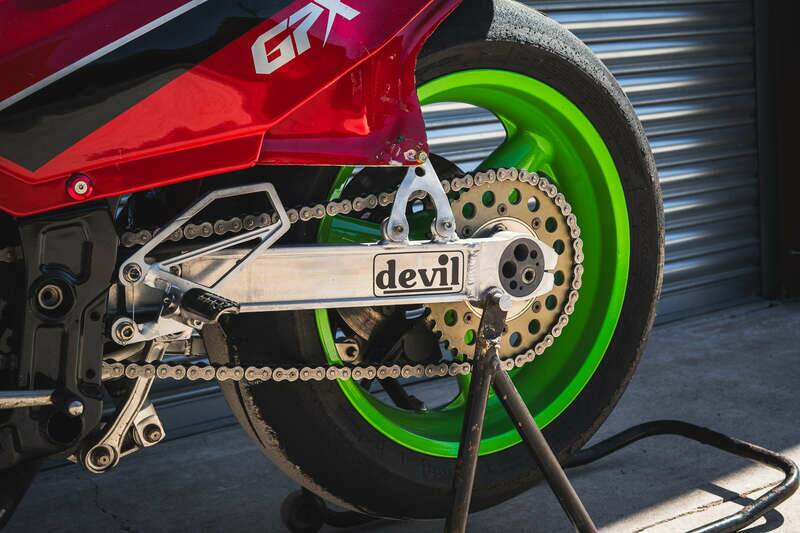 Image 50/50 of Kawasaki GPX 750R (1987)