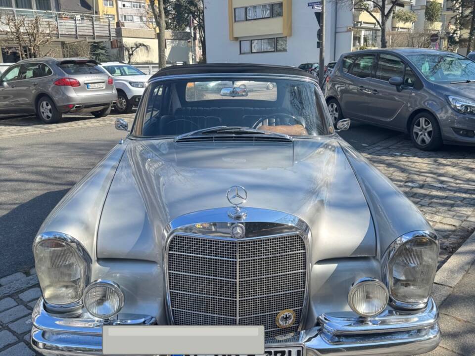 Image 16/37 de Mercedes-Benz 250 SE (1966)