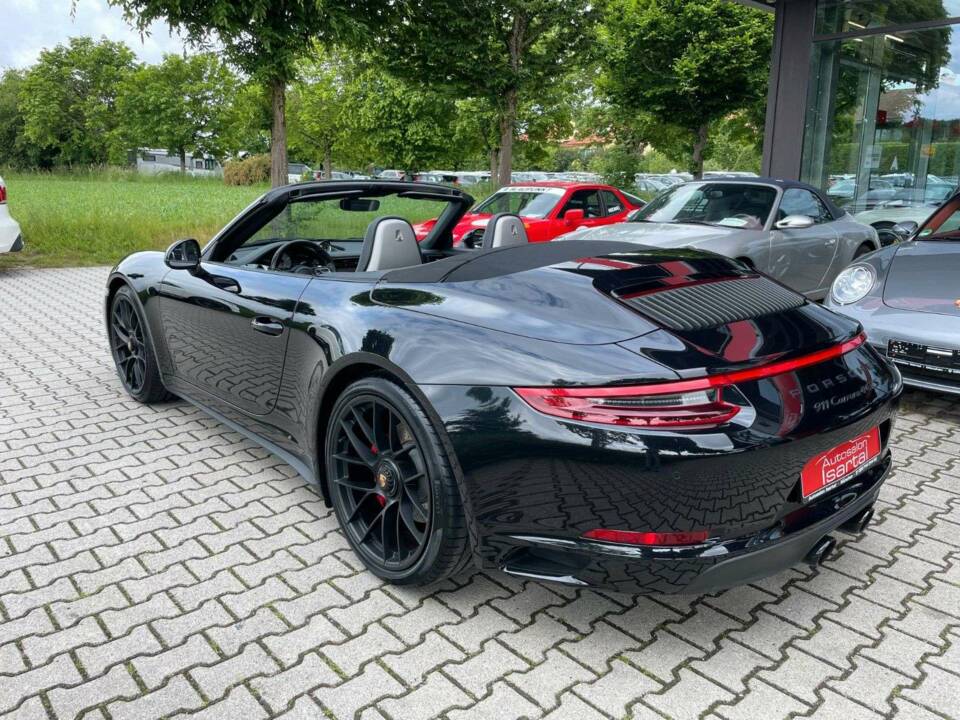 Image 4/19 of Porsche 911 Carrera 4 GTS (2017)