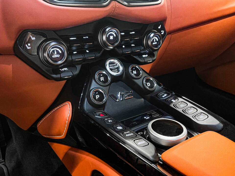 Bild 19/25 von Aston Martin V12 Vantage (2022)