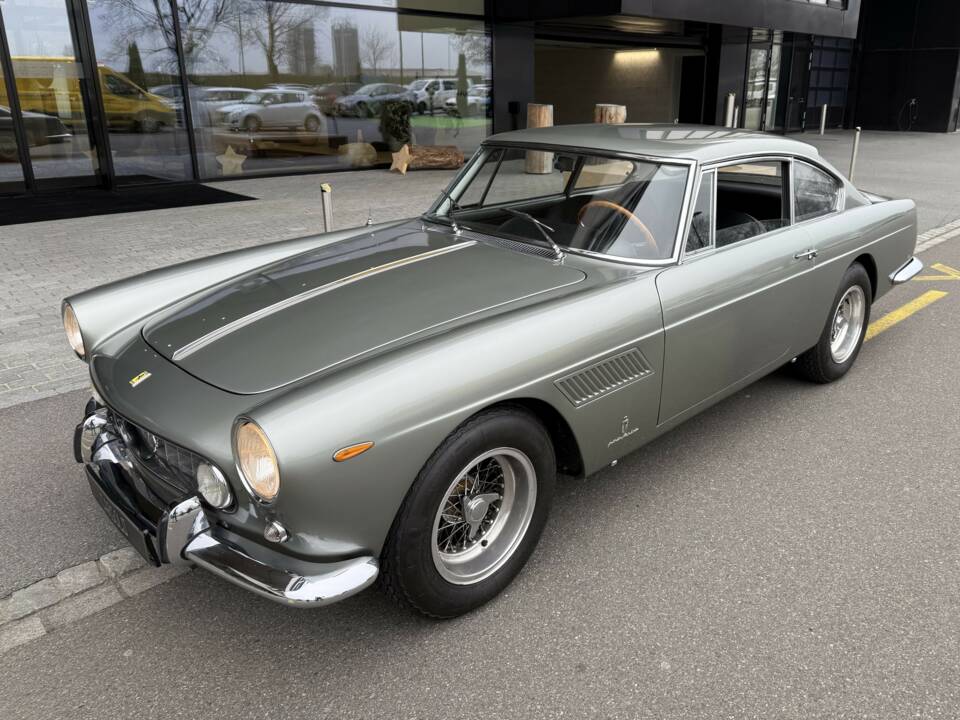 Image 1/26 of Ferrari 250 GT 2+2 (1962)