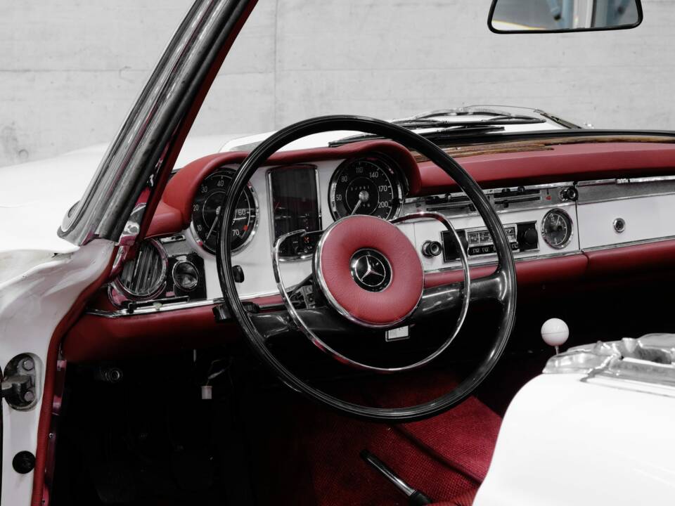 Immagine 18/40 di Mercedes-Benz 230 SL (1966)