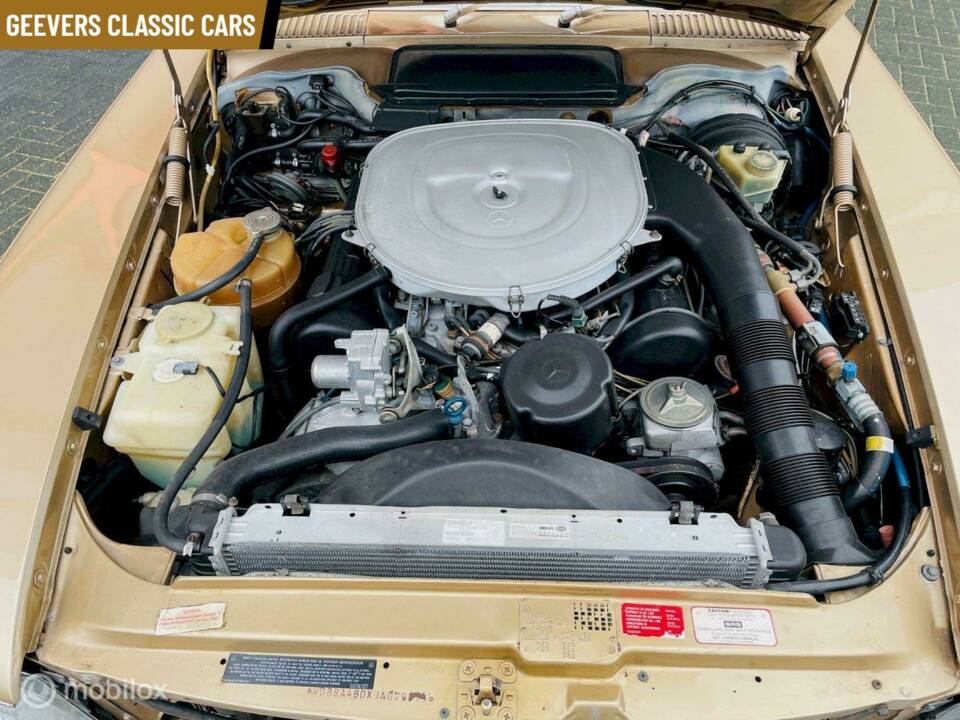 Image 15/17 of Mercedes-Benz 560 SL (1988)