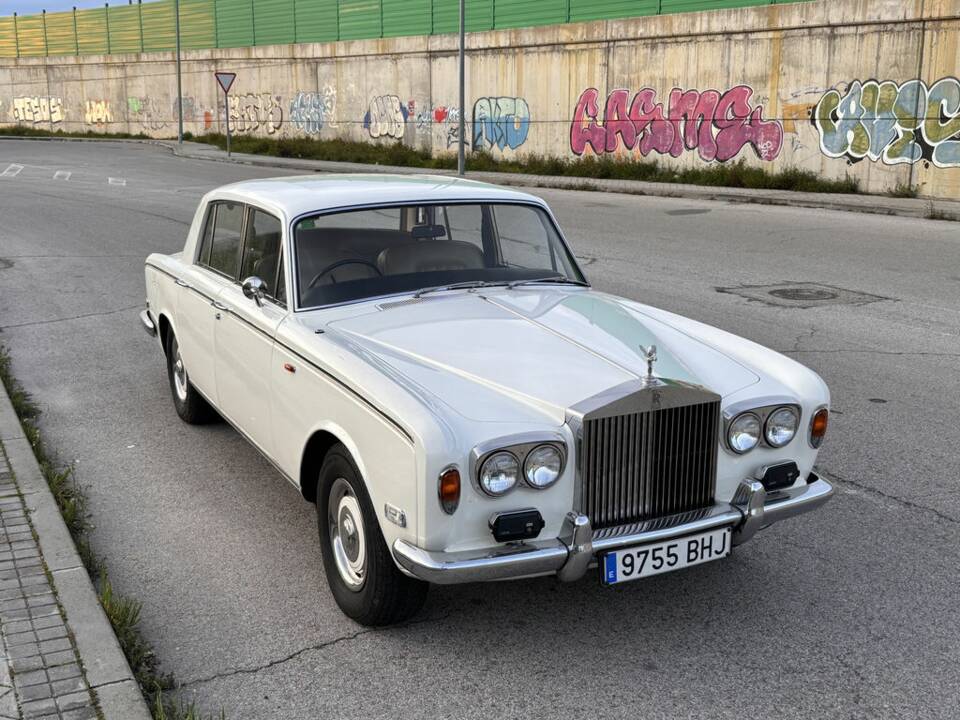 Image 2/8 de Rolls-Royce Silver Shadow I (1973)