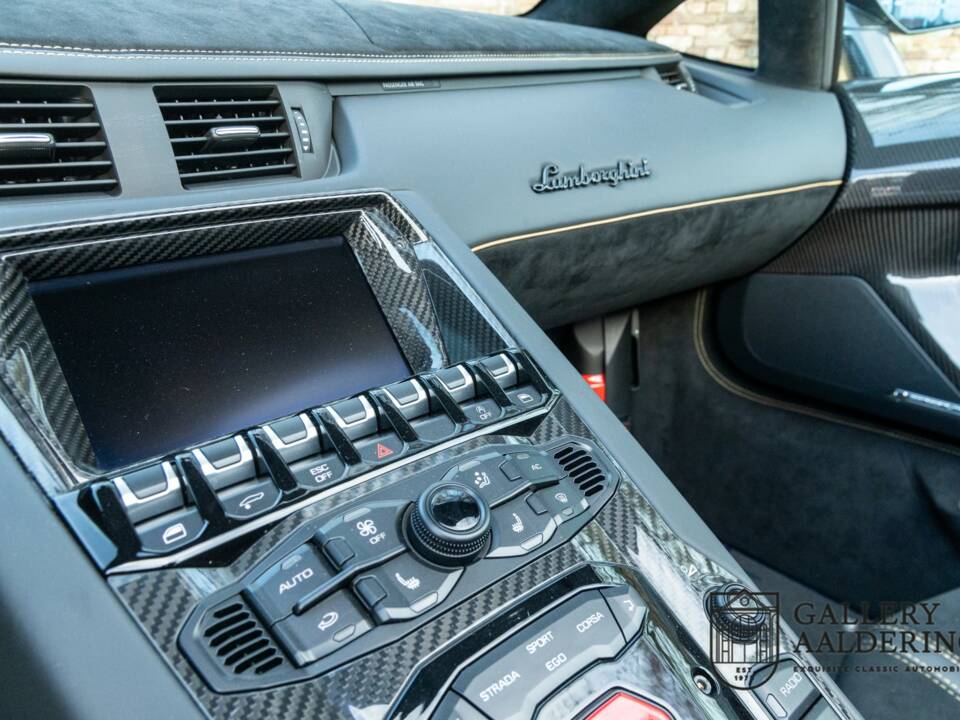 Afbeelding 16/50 van Lamborghini Aventador LP 770-4 SVJ Roadster (2020)