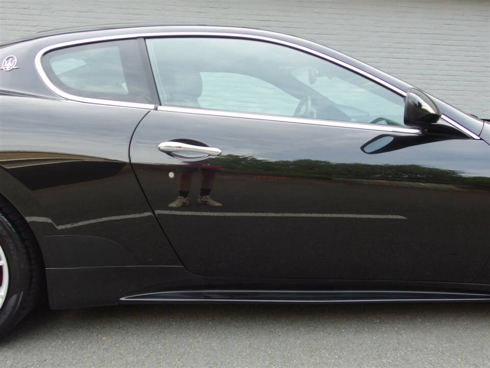 Afbeelding 29/100 van Maserati GranTurismo S (2010)