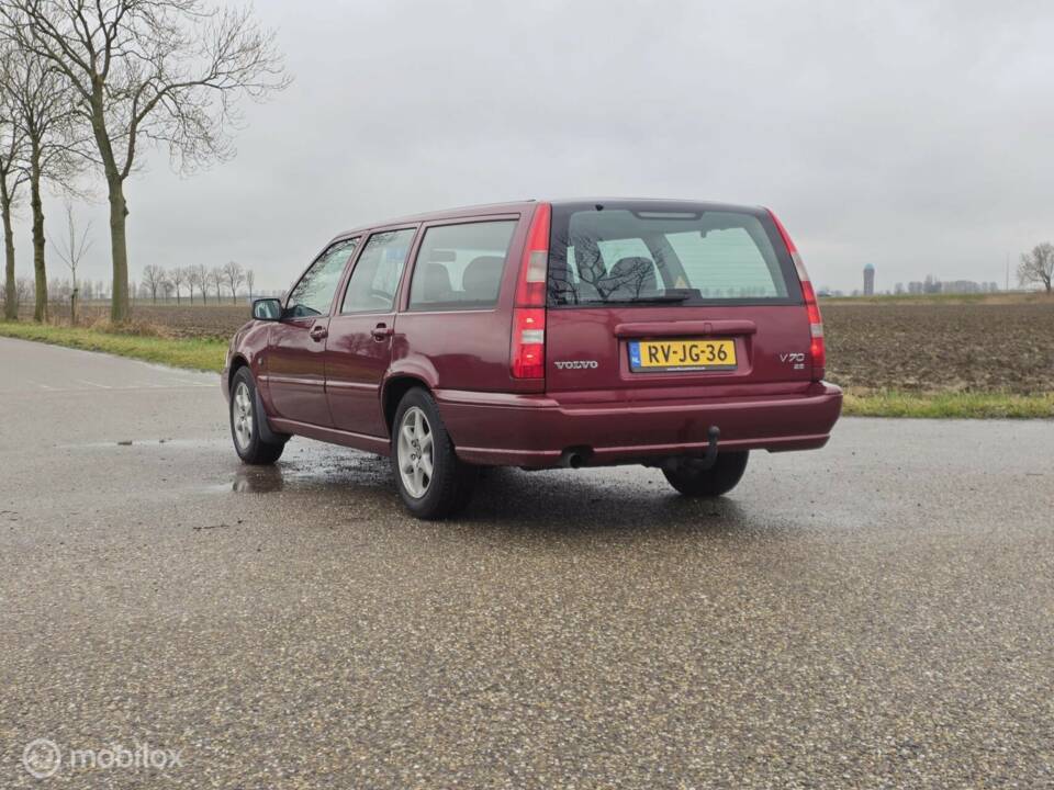 Bild 11/37 von Volvo V 70 2.5 (1997)