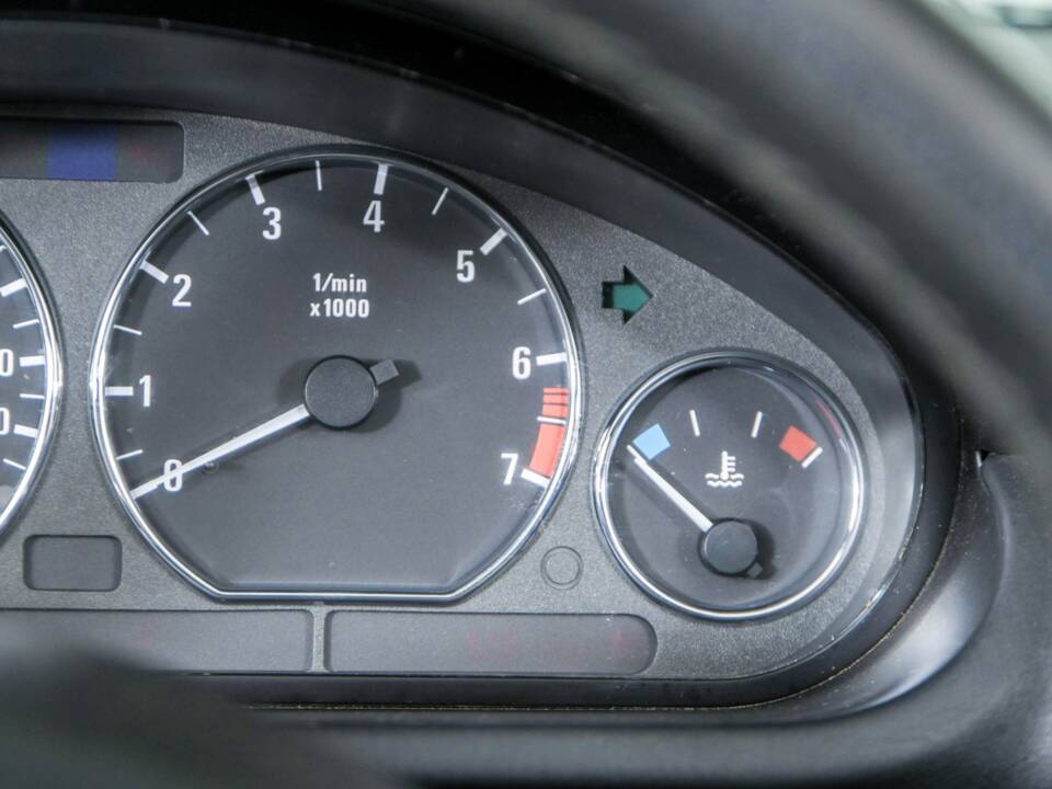 Bild 17/50 von BMW Z3 1.9i (2000)