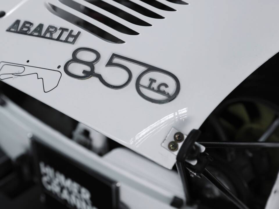 Image 41/47 of Abarth Fiat 850 TC (1965)