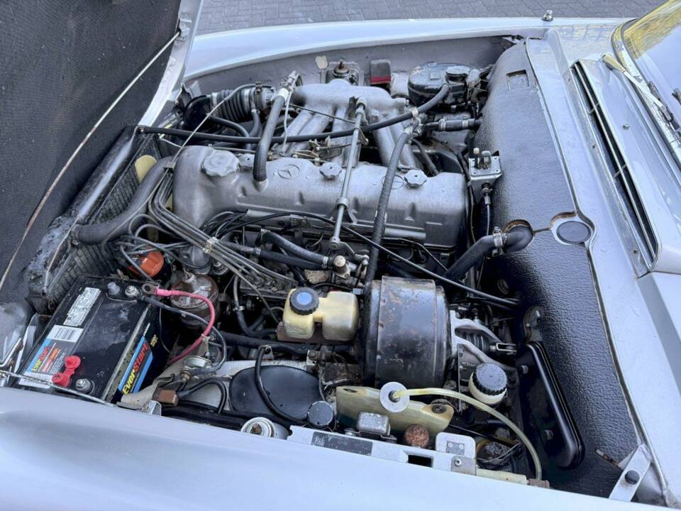 Image 26/36 of Mercedes-Benz 230 SL (1965)