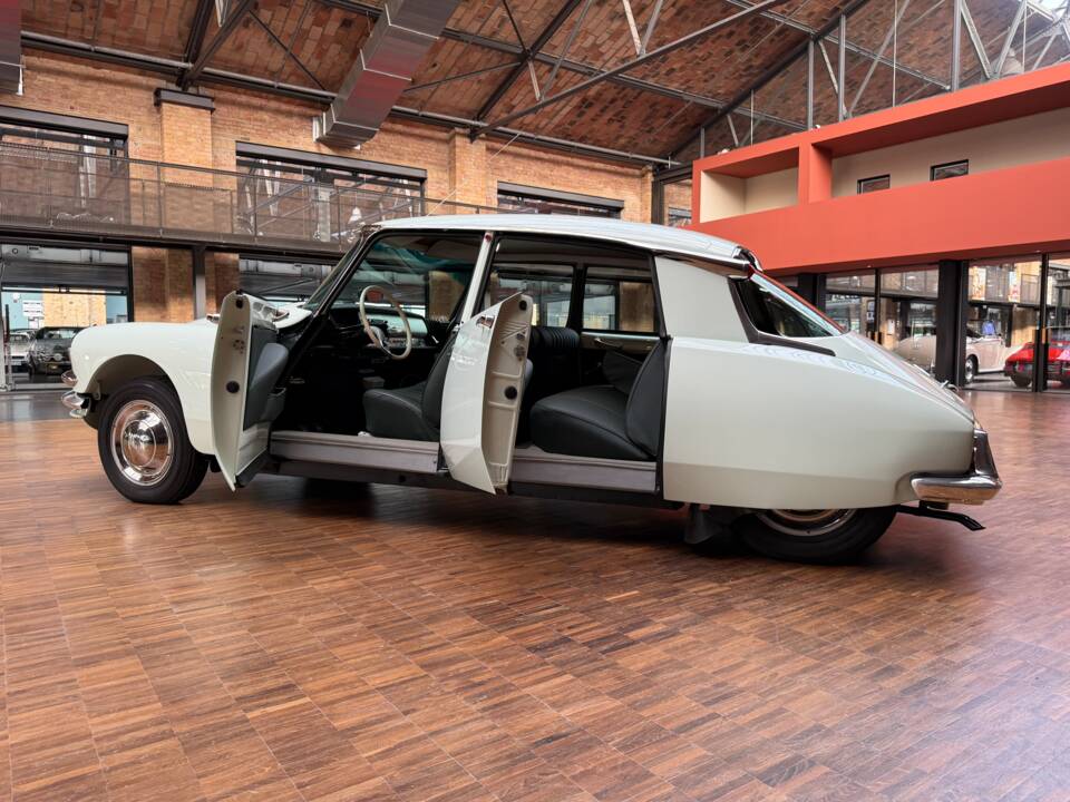 Immagine 18/43 di Citroën ID 19 (1958)