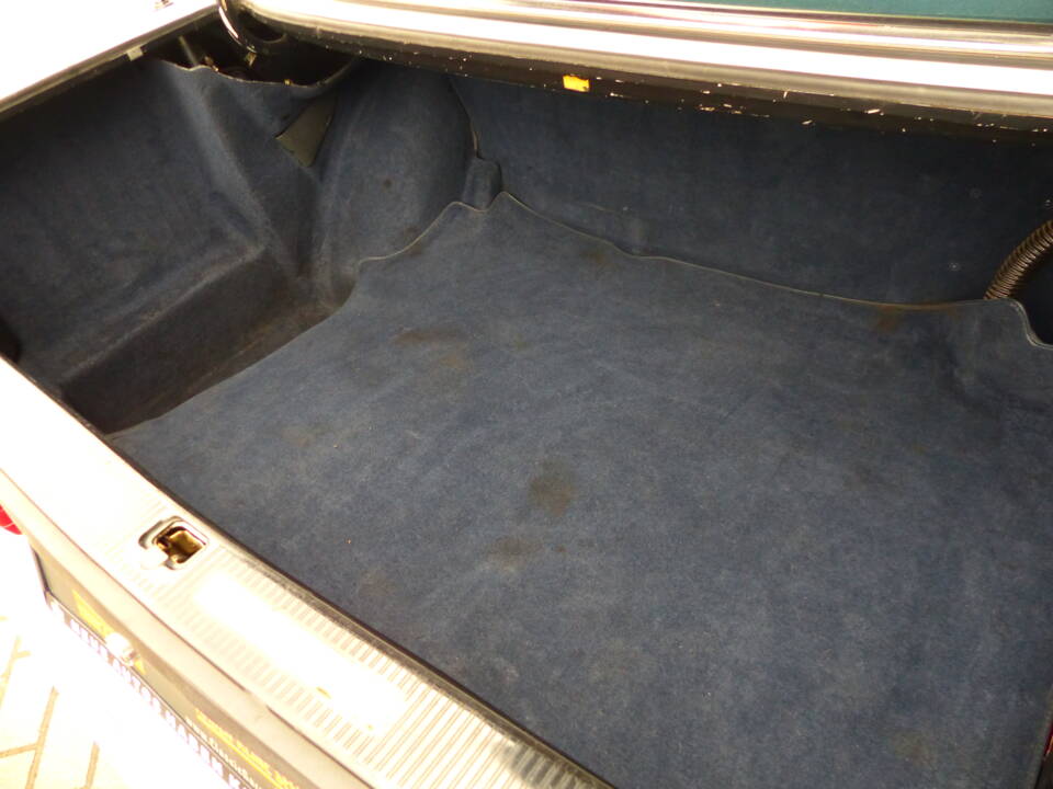 Bild 15/16 von Mercedes-Benz 420 SE (1990)