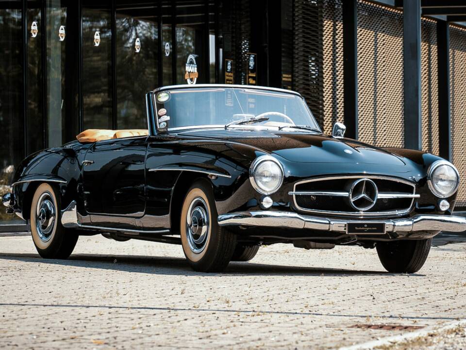 Image 2/42 of Mercedes-Benz 190 SL (1961)
