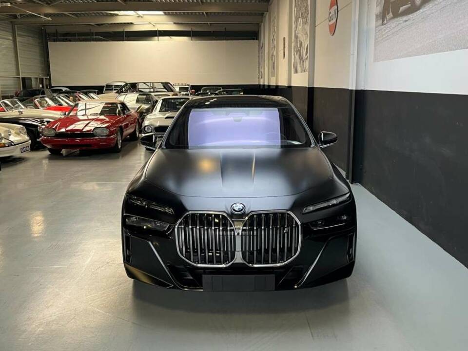 Image 25/50 de BMW i7 eDrive50 (2023)