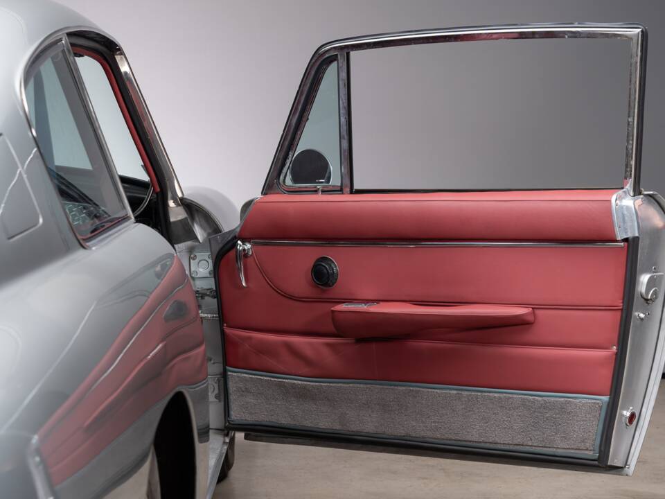 Bild 19/36 von Aston Martin DB 6 Vantage (1966)