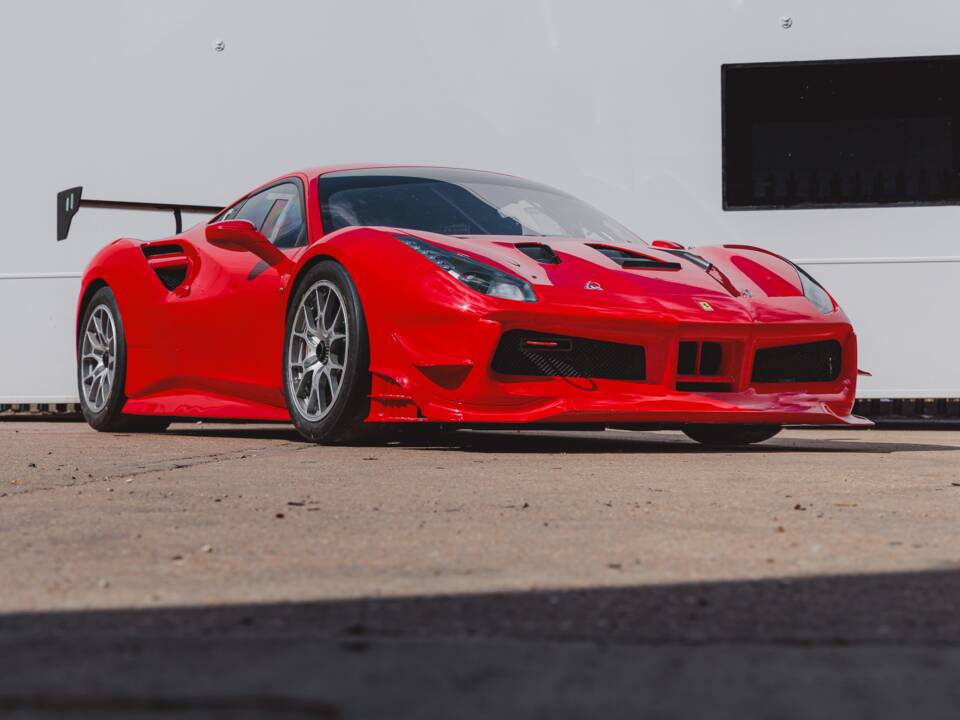 Bild 42/50 von Ferrari 488 Challenge (2017)