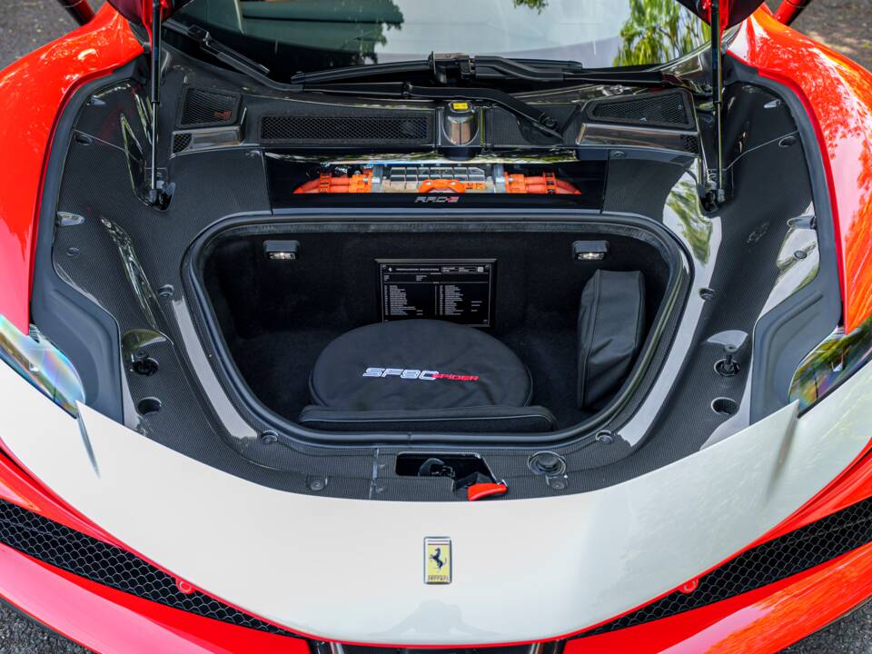Image 34/37 of Ferrari SF90 Spider (2023)
