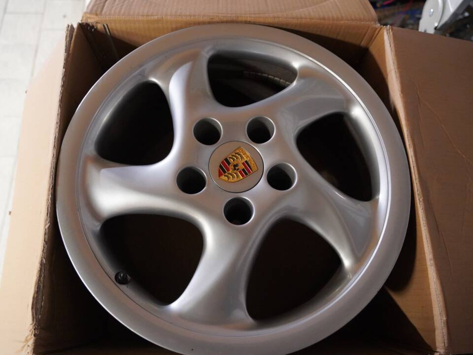 Image 15/15 of Porsche 911 Carrera 4S (1995)