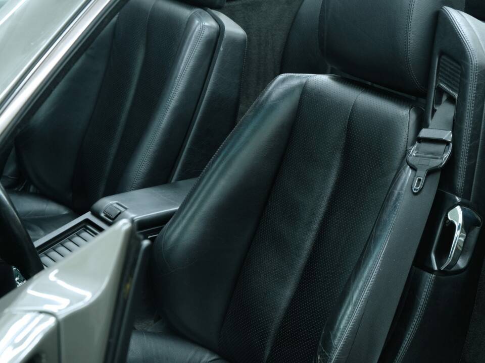 Image 48/50 of Mercedes-Benz SL 500 (1994)