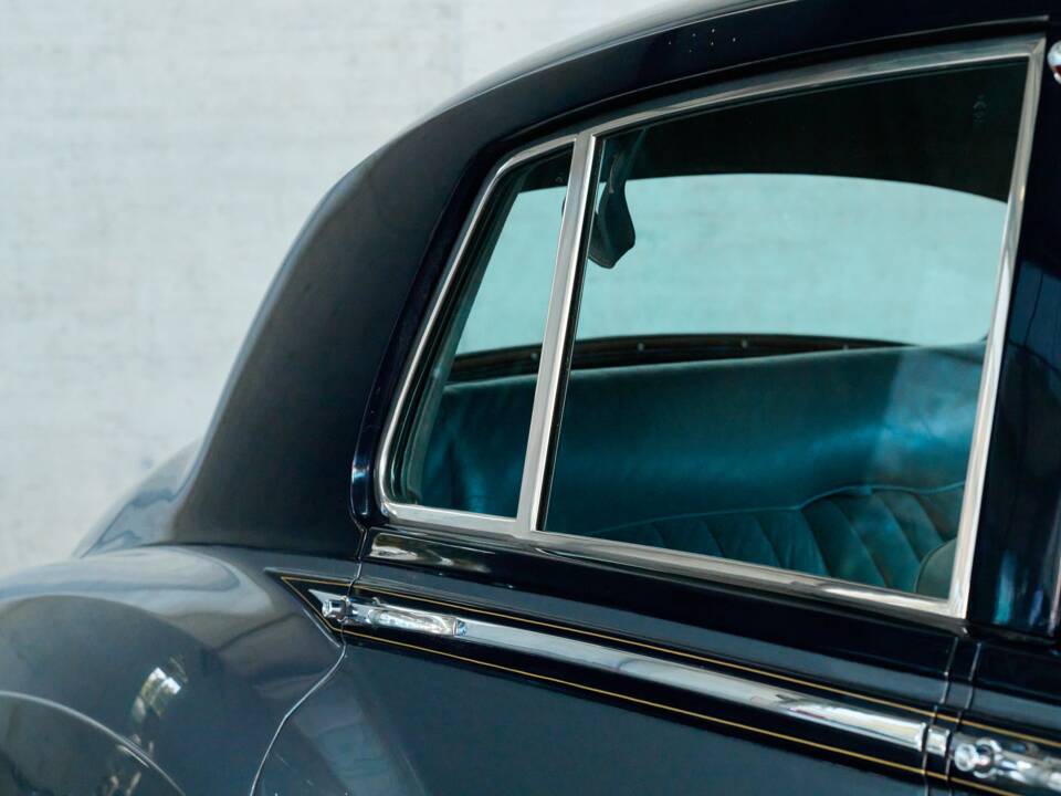 Image 30/50 of Bentley S 3 (1964)