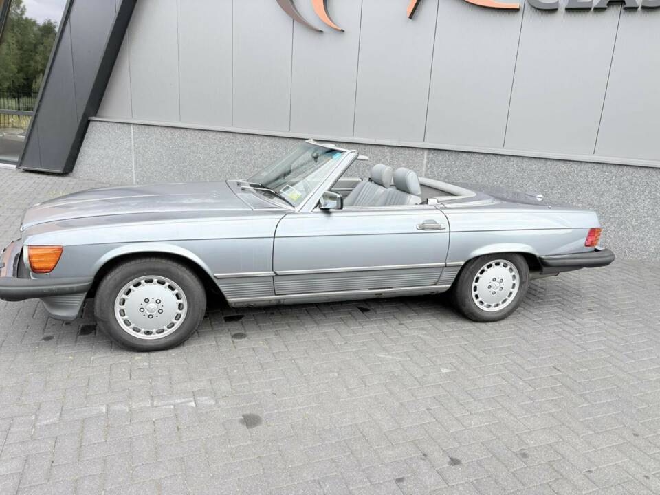 Image 4/50 de Mercedes-Benz 560 SL (1988)