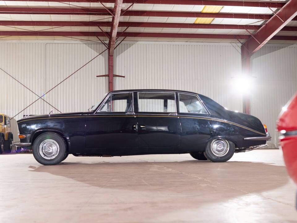 Image 16/70 of Daimler DS 420 (1976)