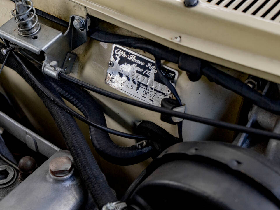 Immagine 9/50 di Alfa Romeo 2000 Spider Veloce (1980)