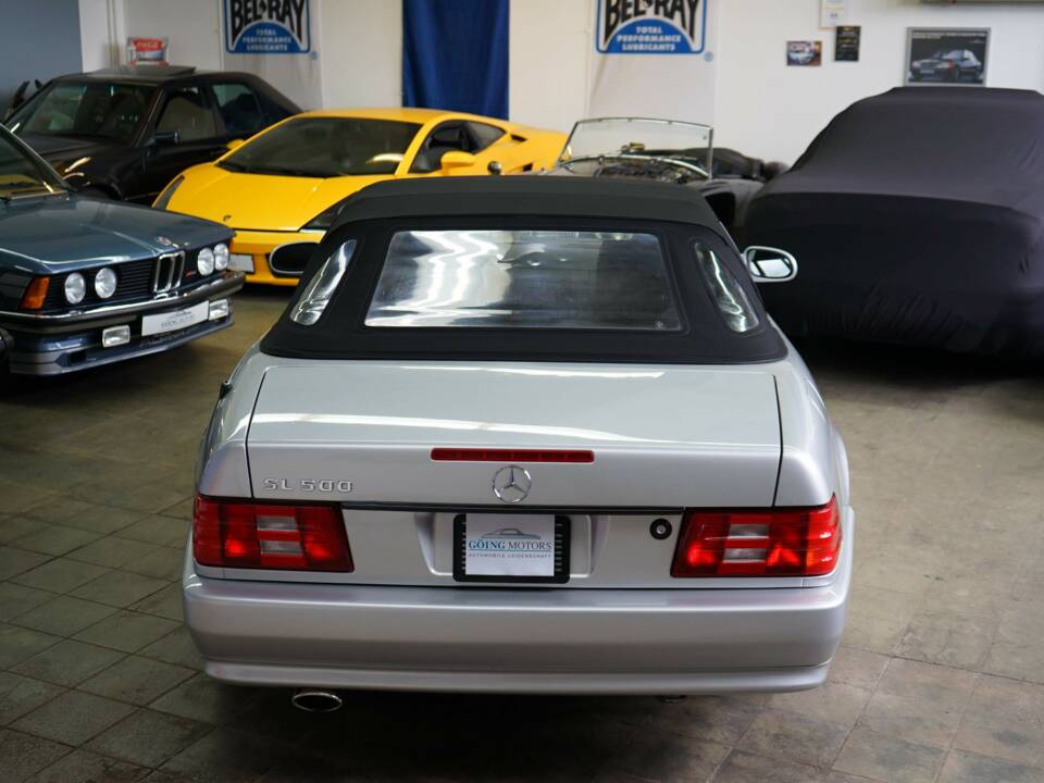 Image 15/33 of Mercedes-Benz SL 500 (2001)