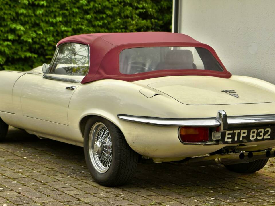 Bild 21/50 von Jaguar E-Type V12 (1974)