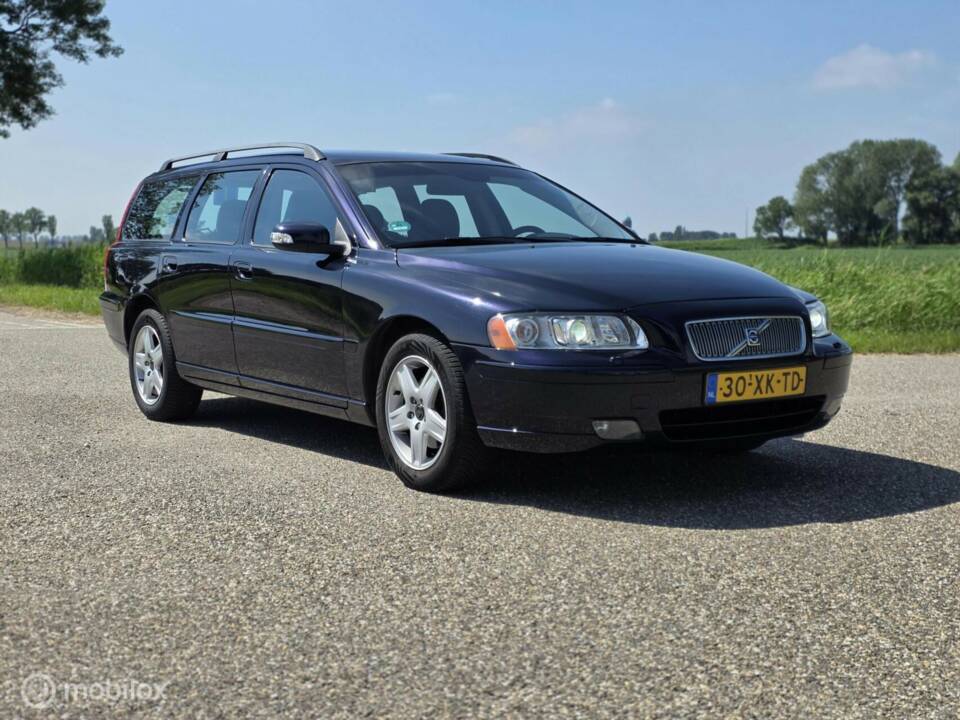 Image 13/29 de Volvo V 70 2.4 (2007)