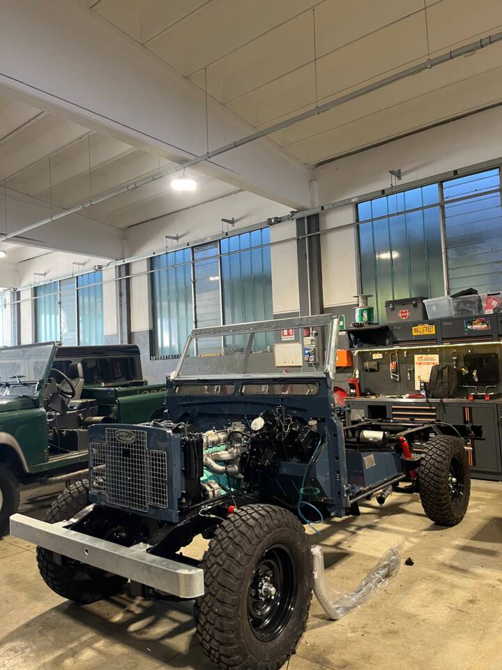 Image 13/46 of Land Rover 109 (1969)