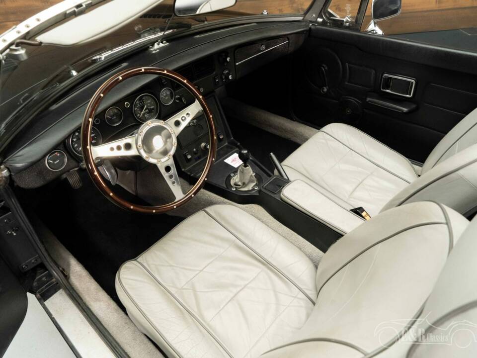 Immagine 7/7 di MG MGB (1980)