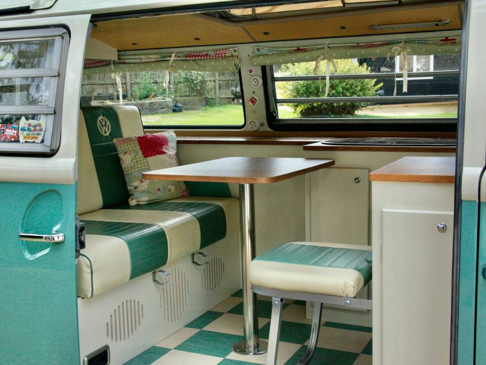 Immagine 8/8 di Volkswagen T2a Westfalia (1971)