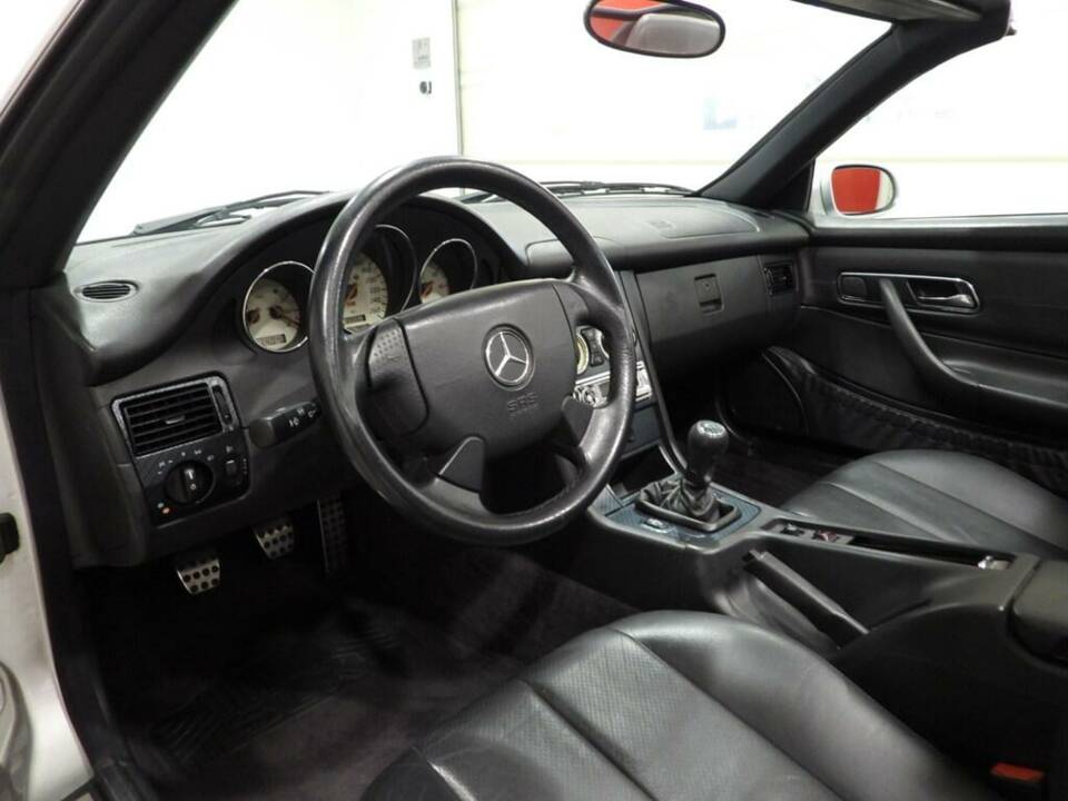 Image 6/15 de Mercedes-Benz SLK 200 Kompressor (2000)