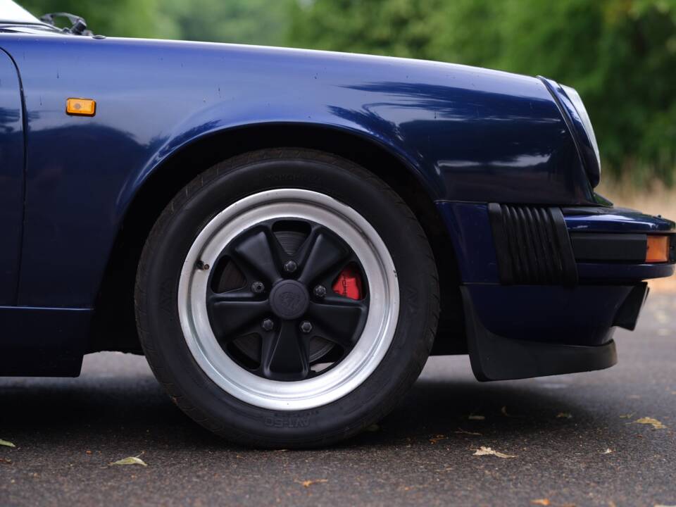 Bild 29/43 von Porsche 911 Carrera 3.2 (1989)