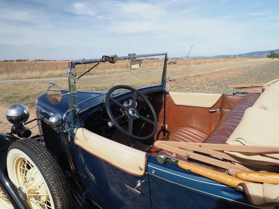 Image 44/60 of Ford Model A De Luxe (1931)